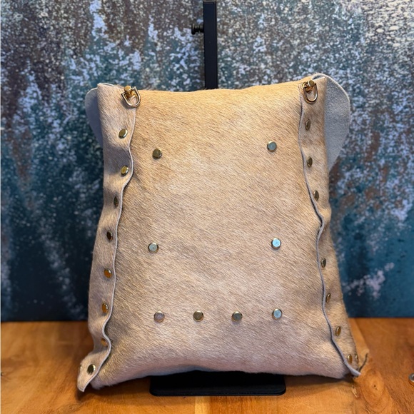 Handburned Sunflower Cowhide Crossbody Bag with Woven Guitar Strap -NWOT’s - Picture 5 of 16